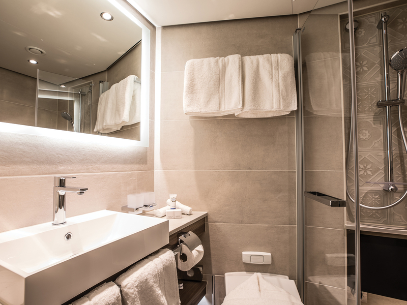 Category 1 Emerald Deck